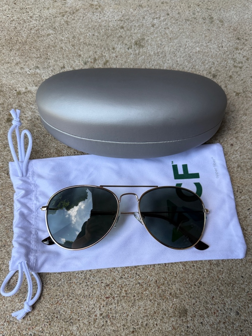 Gold Frame Aviator Sunglasses